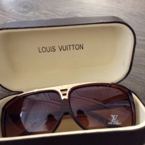 💯authentic Louis Vuitton sunglasses